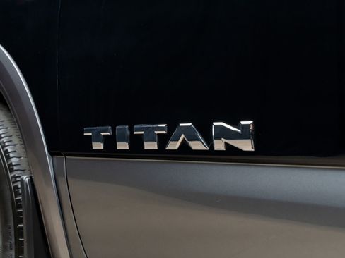 Used 2021 Nissan Titan Platinum Reserve w/ Moonroof Package RWD image 13