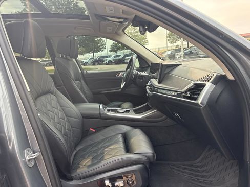 Used 2023 BMW X7 xDrive40i w/ Premium Package AWD/4WD image 34