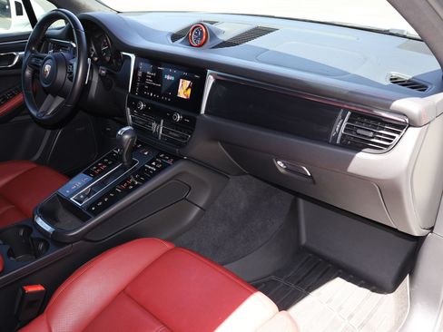 Certified 2022 Porsche Macan GTS AWD/4WD image 33