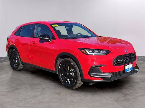 Certified 2025 Honda HR-V Sport image 3