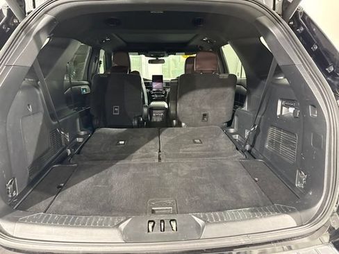 Used 2022 Ford Explorer Platinum w/ Equipment Group 601A AWD/4WD image 11
