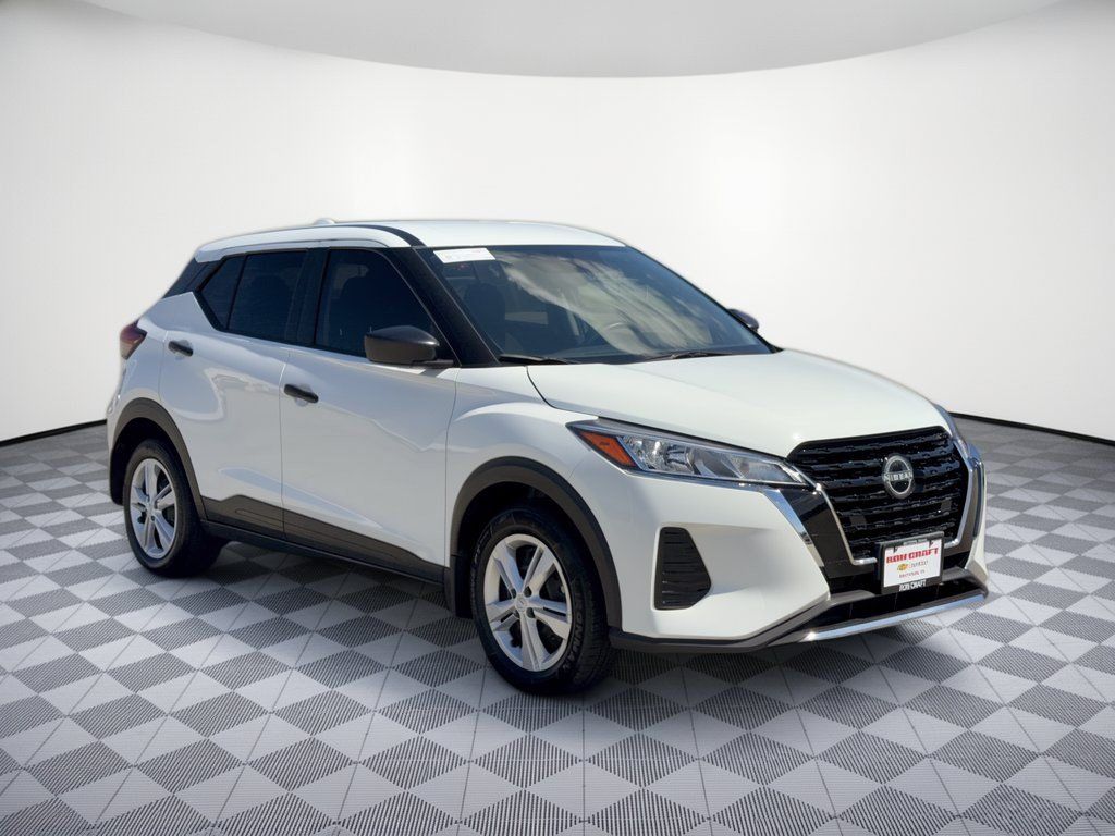 Used 2024 Nissan Kicks S FWD image 7