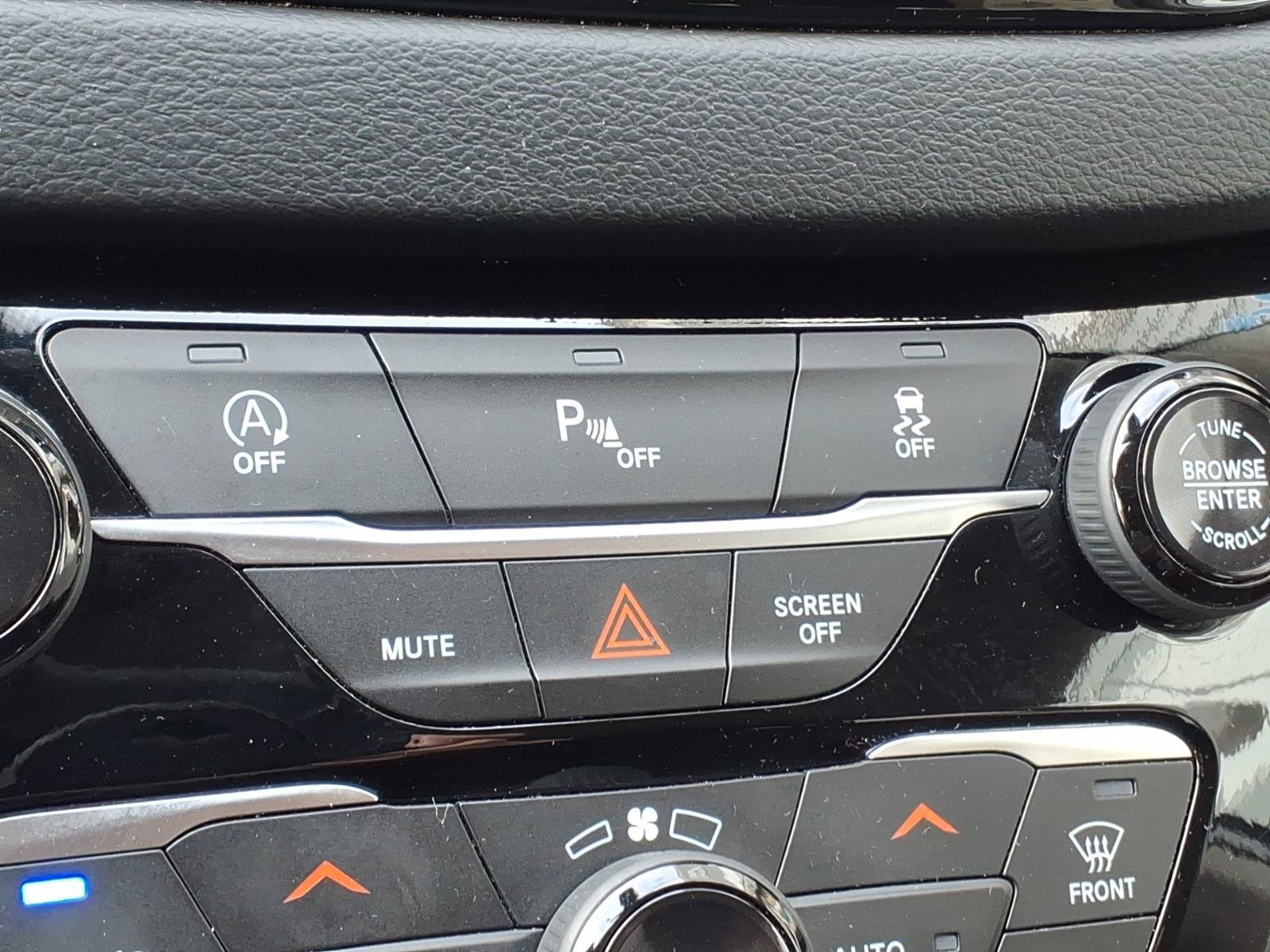 Used 2019 Chrysler Pacifica Touring Plus w/ Cold Weather Group FWD image 19