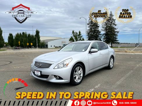 Used 2015 INFINITI Q40 w/ Navigation Package RWD image 1