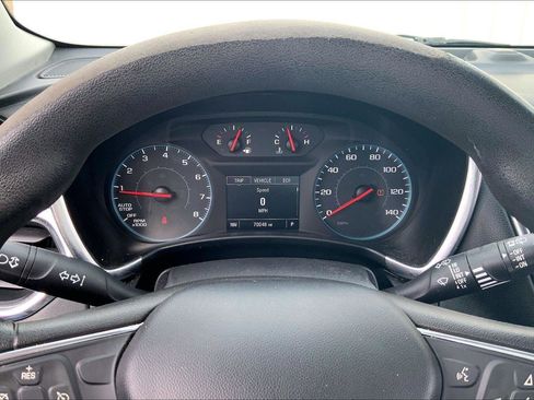 Used 2018 Chevrolet Equinox LT image 19