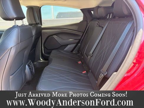 Certified 2025 Ford Mustang Mach-E Select w/ Comfort Package Lite RWD image 4