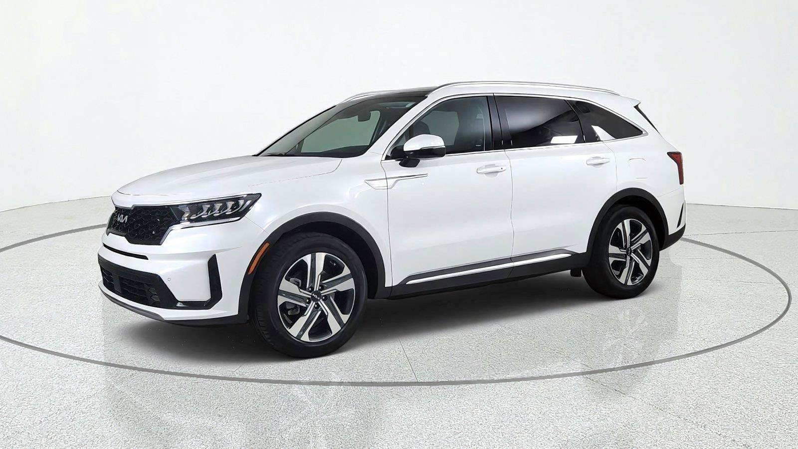 Used 2022 Kia Sorento EX w/ Panoramic Sunroof Package AWD/4WD image 3
