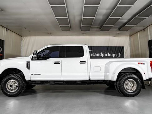 Used 2021 Ford F350 XLT w/ FX4 Off-Road Package AWD/4WD image 11