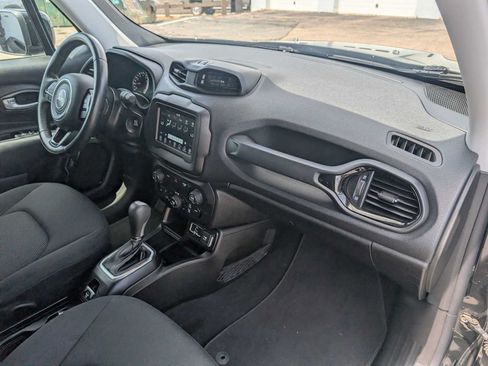 Certified 2020 Jeep Renegade Altitude FWD image 31