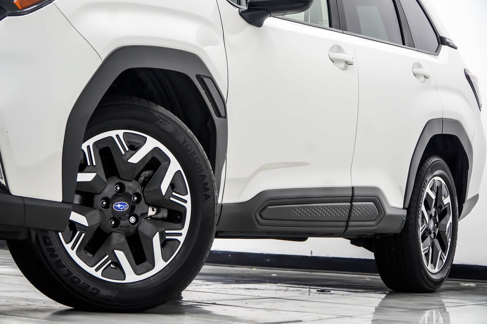 Used 2025 Subaru Forester Premium AWD/4WD image 4