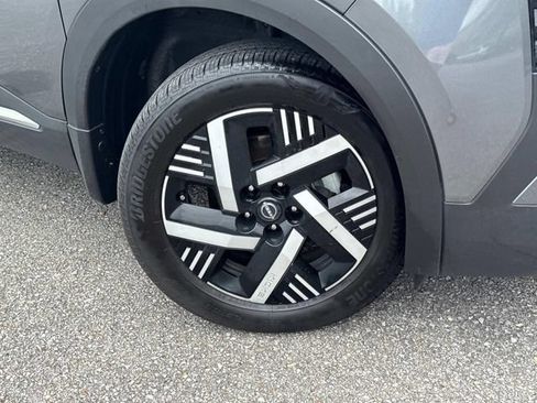 Certified 2025 Nissan Kicks SV FWD image 13