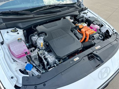 Used 2025 Hyundai Elantra SEL FWD image 26