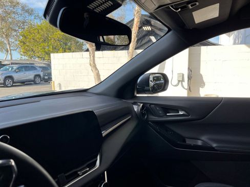 Used 2025 Chevrolet Equinox LT image 35