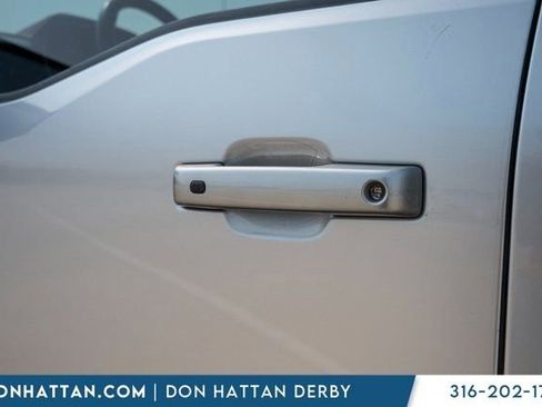 Used 2022 Ford F150 Lariat w/ Trailer Tow Package image 34