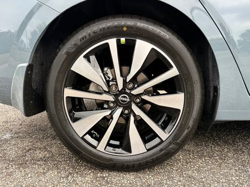 New 2025 Nissan Sentra SV w/ SV Premium Package image 17