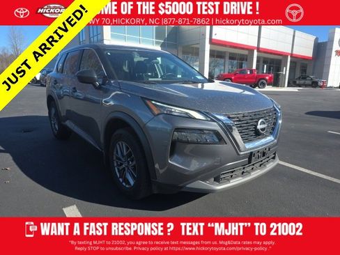 Used 2023 Nissan Rogue S image 1
