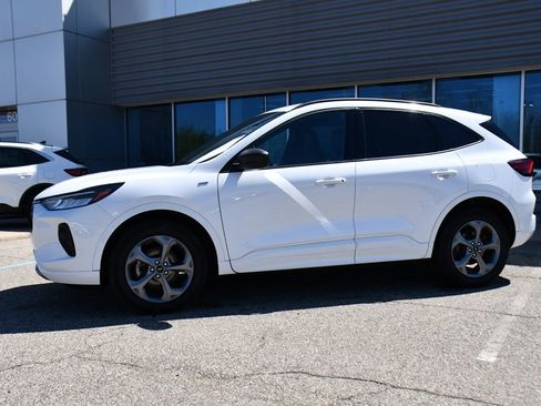 Used 2023 Ford Escape ST-Line w/ Tech Pack #1 AWD/4WD image 2