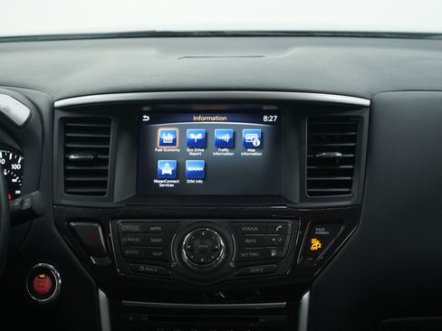 Used 2020 Nissan Pathfinder SL image 16