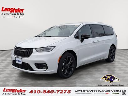 New 2026 Chrysler Pacifica Select