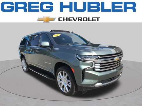 Used 2023 Chevrolet Suburban High Country AWD/4WD image 4