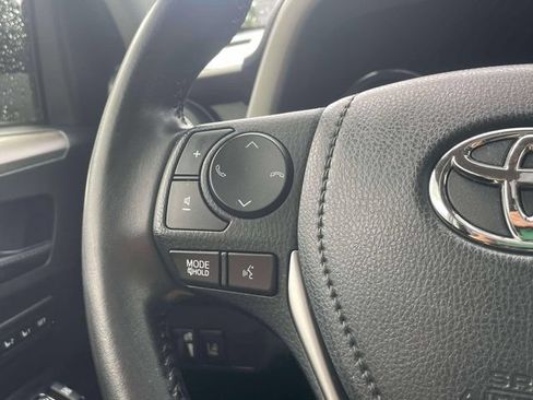 Used 2017 Toyota RAV4 Limited w/ Carpet Mat Package AWD/4WD image 24