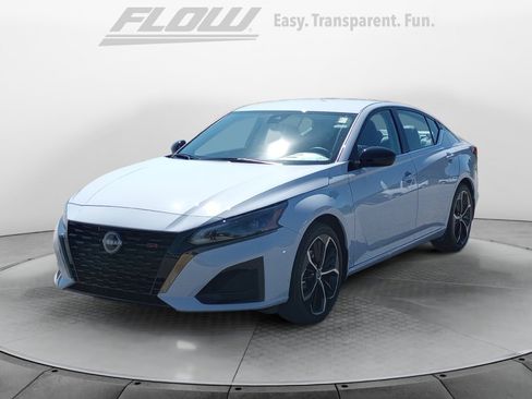 New 2025 Nissan Altima 2.5 SR image 3