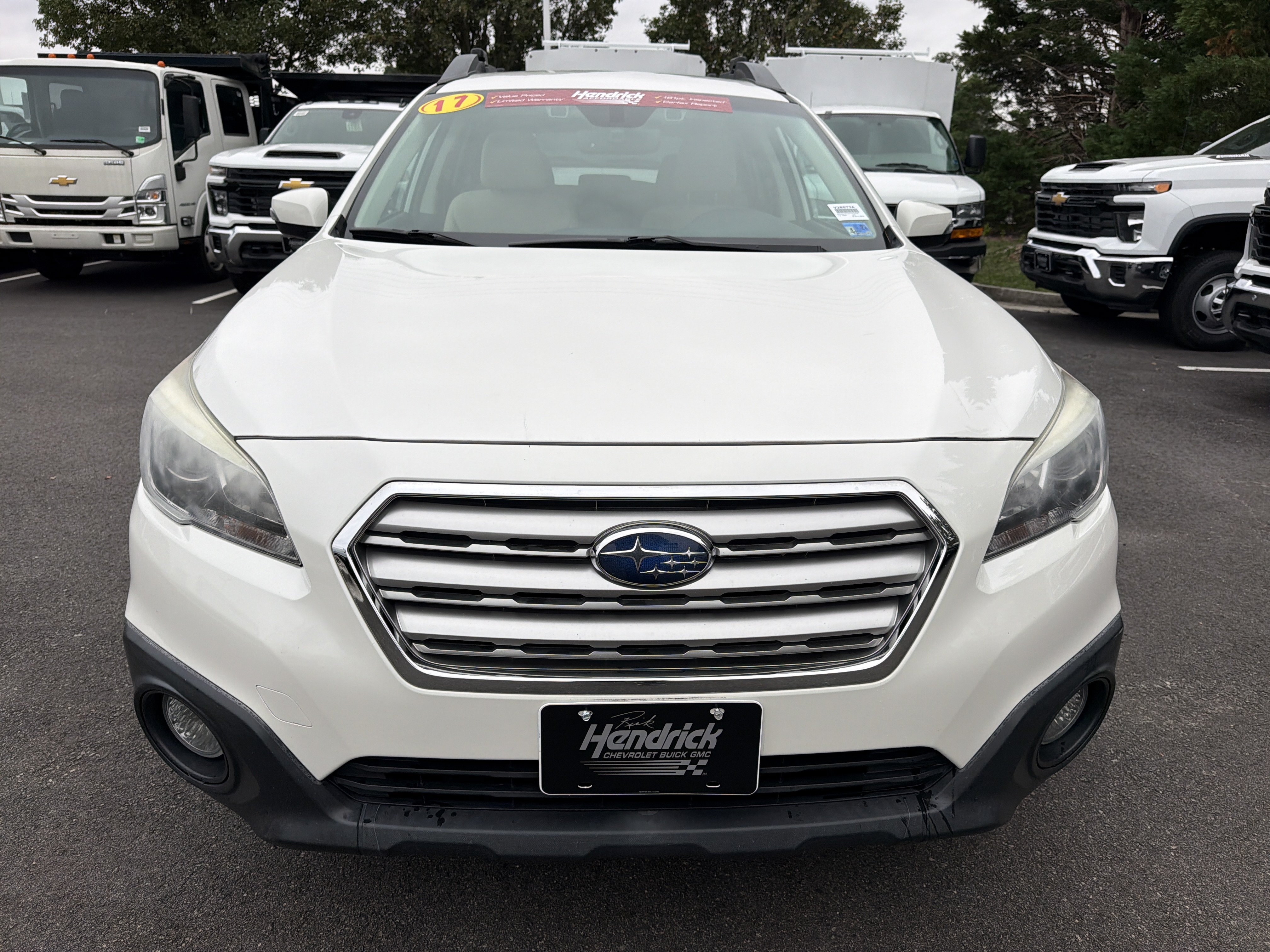 Used 2017 Subaru Outback 2.5i Premium AWD/4WD image 3