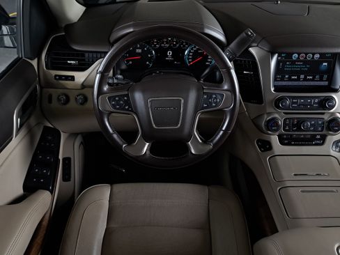 Used 2020 GMC Yukon Denali AWD/4WD image 13