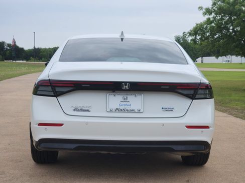 Used 2025 Honda Accord Touring image 8