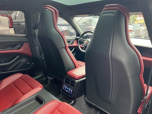 Used 2020 Porsche Taycan Turbo image 28