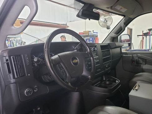 Used 2020 Chevrolet Express 3500 Extended w/ Driver Convenience Package RWD image 16