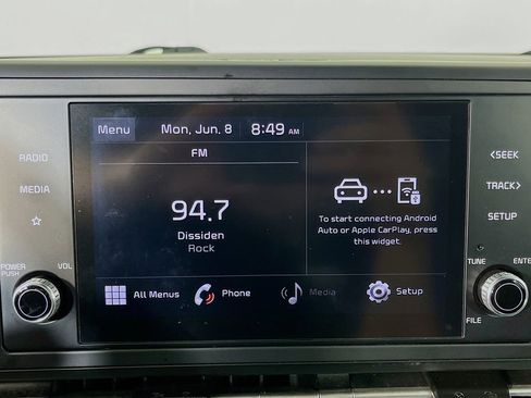 Used 2022 Kia Carnival LX FWD image 19