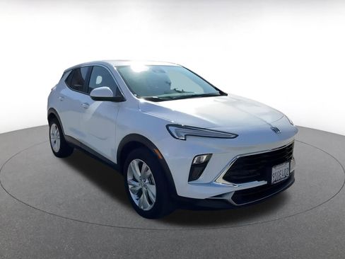 Used 2025 Buick Encore GX Preferred image 3