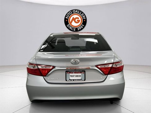 Used 2016 Toyota Camry LE image 6