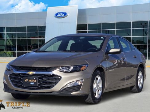Used 2024 Chevrolet Malibu LT image 2