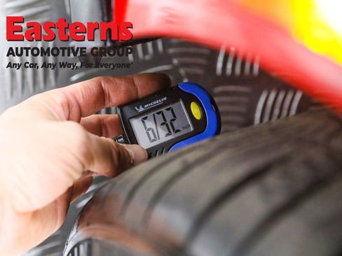 Used 2020 Chevrolet Camaro ZL1 image 32