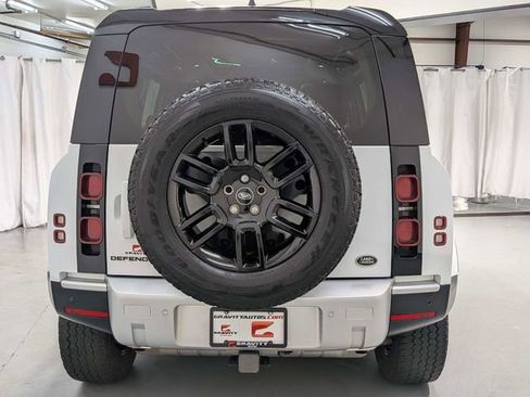 Used 2023 Land Rover Defender 110 S image 26