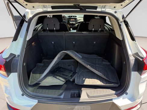 Used 2021 Chevrolet TrailBlazer LT w/ Convenience Package FWD image 23