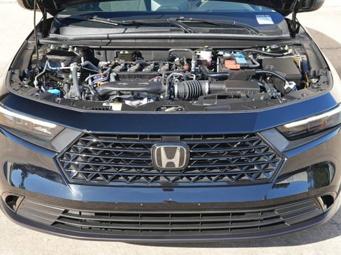 Used 2025 Honda Accord SE image 7