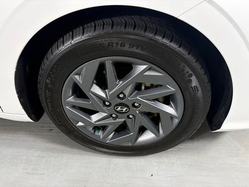 Used 2024 Hyundai Elantra SEL FWD image 10