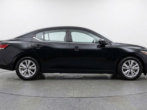 Used 2025 Nissan Sentra S FWD image 11