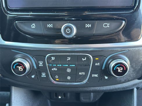 Used 2019 Chevrolet Traverse LT w/ LT Premium Package AWD/4WD image 18