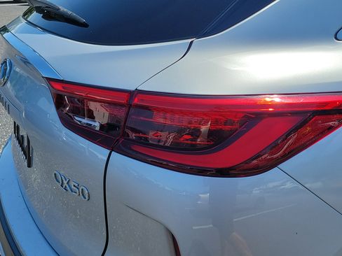 Used 2021 INFINITI QX50 Luxe FWD image 11