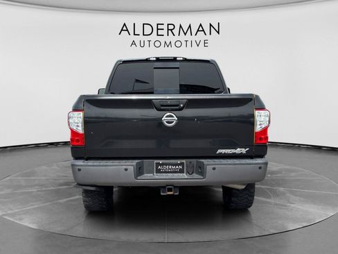 Used 2018 Nissan Titan PRO-4X w/ Pro-4x Convenience Package AWD/4WD image 4