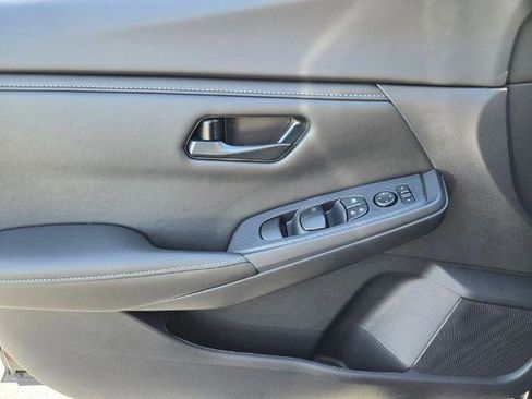 Certified 2025 Nissan Sentra S FWD image 29