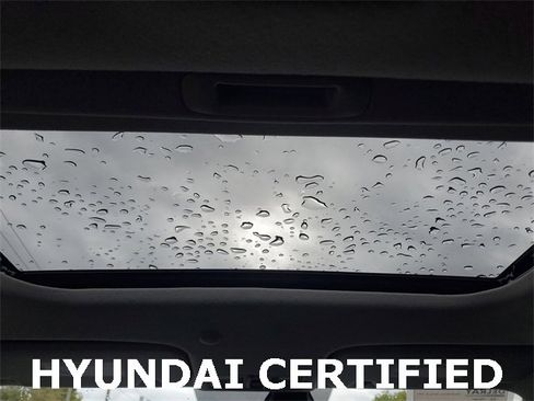 Certified 2025 Hyundai Venue SEL image 12