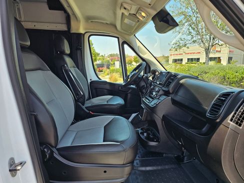 Used 2025 RAM ProMaster 2500 w/ Convenience Group FWD image 25