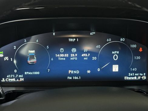 Used 2025 Lincoln Corsair AWD w/ Equipment Group 101A image 24