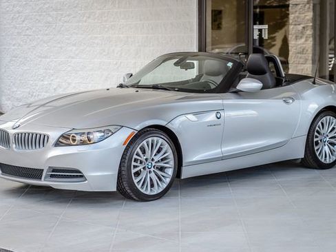 Used 2009 BMW Z4 sDrive35i image 9