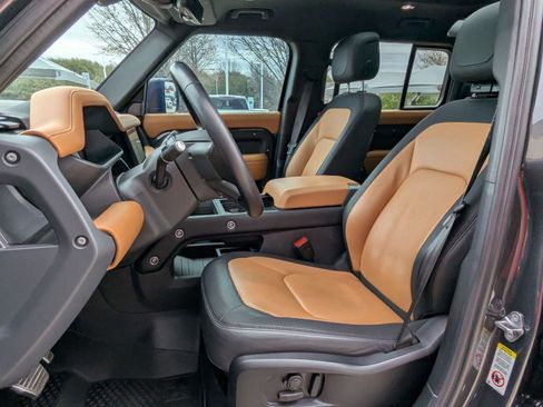 Used 2024 Land Rover Defender 110 X-Dynamic SE image 5